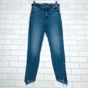 Express Medium Wash‎ Super High Waisted Supersoft Raw Step Hem Stretch Jeans 6R